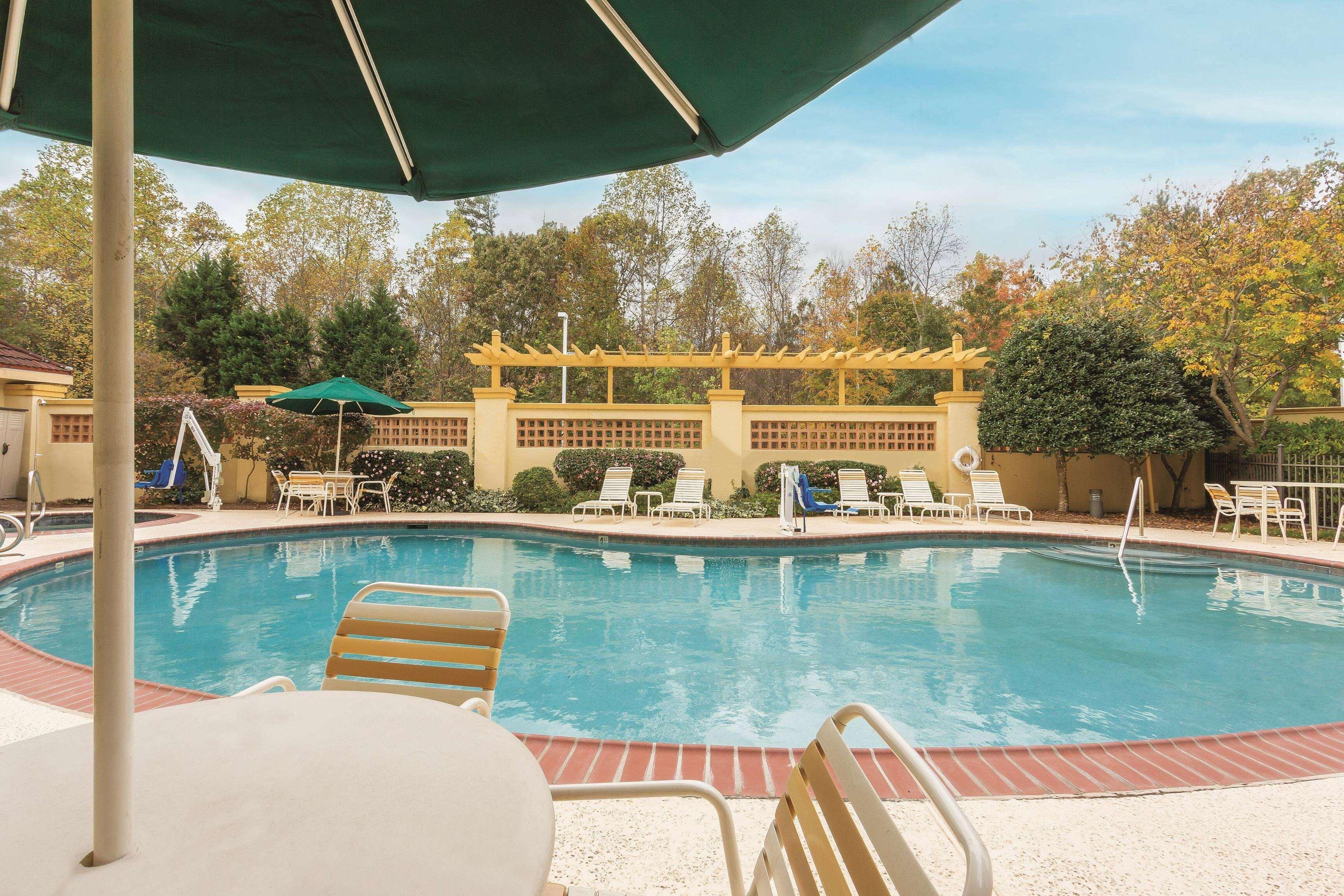 Hotel La Quinta By Wyndham Raleigh Crabtree Exterior foto