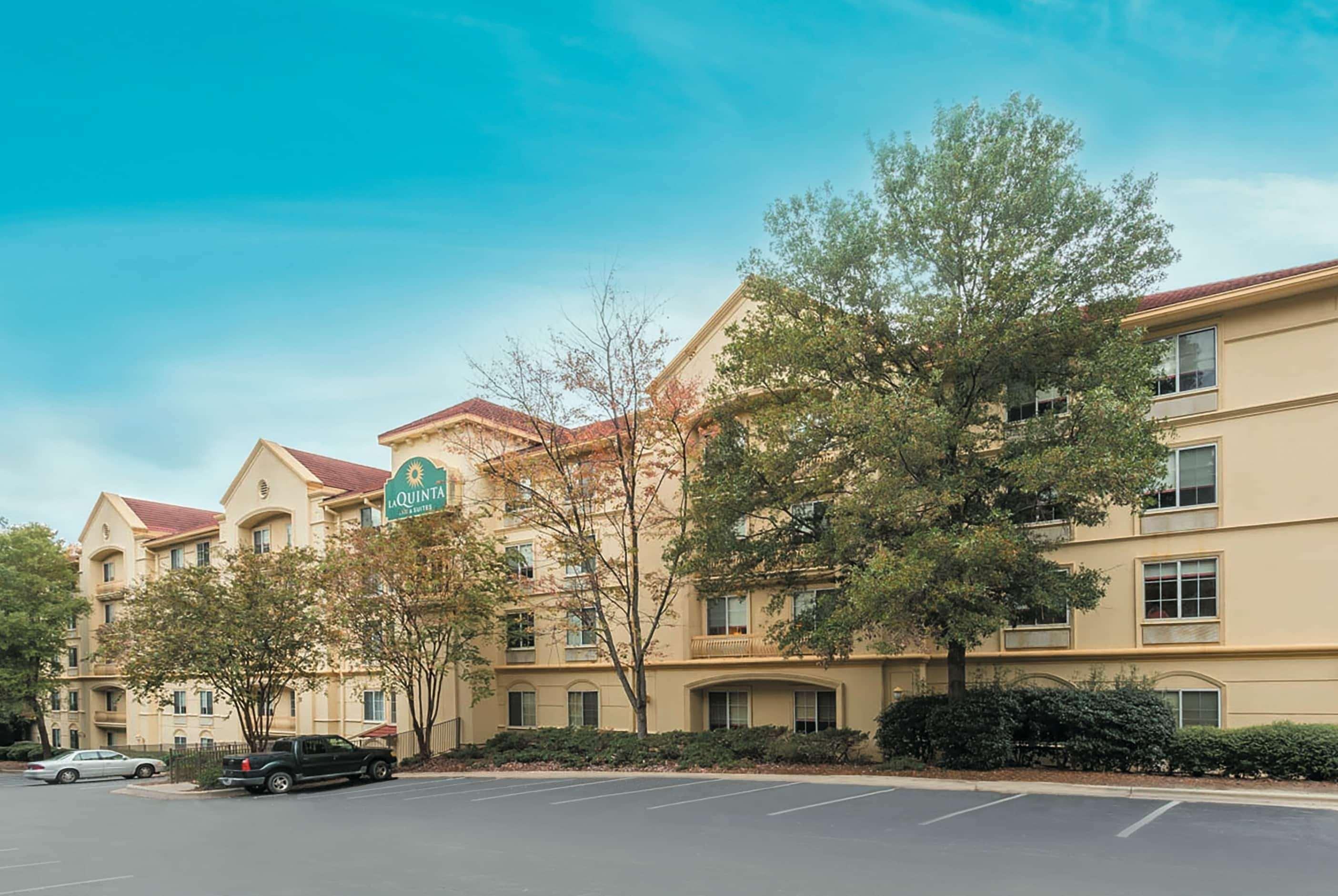 Hotel La Quinta By Wyndham Raleigh Crabtree Exterior foto