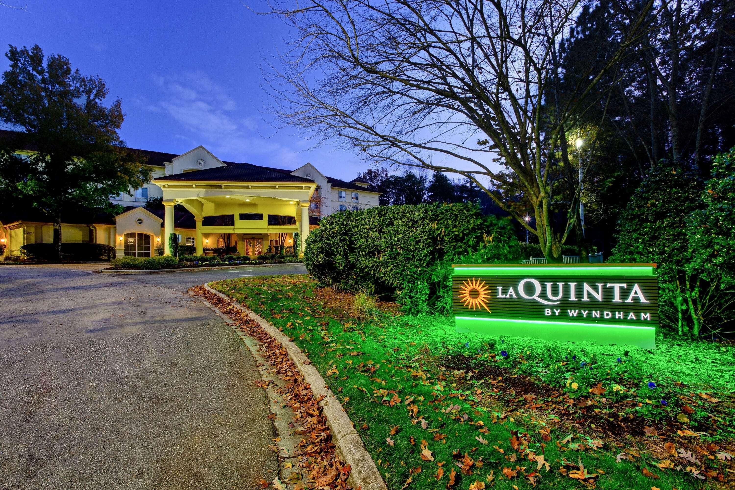 Hotel La Quinta By Wyndham Raleigh Crabtree Exterior foto