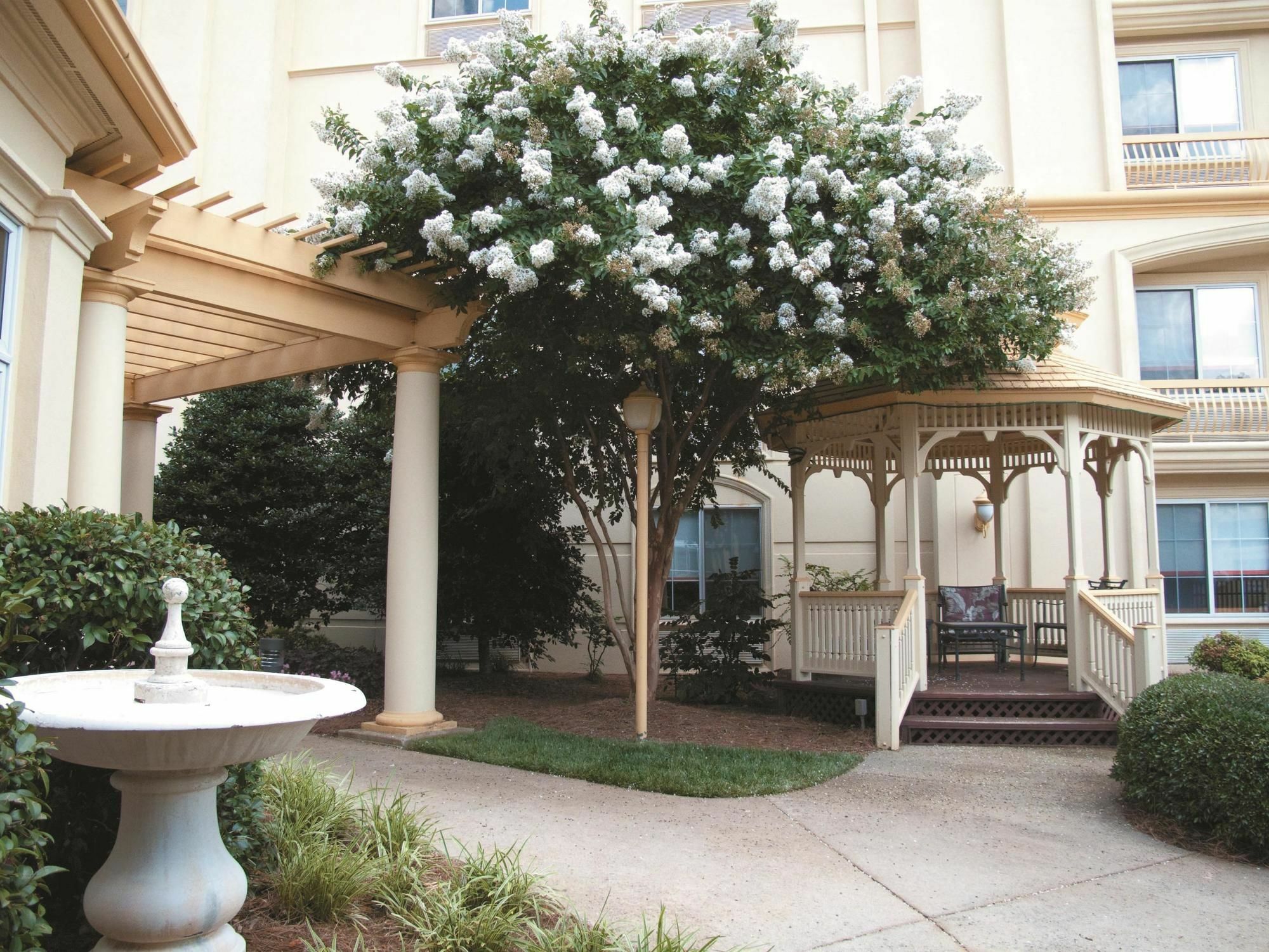 Hotel La Quinta By Wyndham Raleigh Crabtree Exterior foto